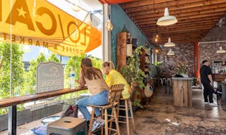 Cafe & Boutique Haven on Fairfax Ave Los Angeles - Image 4