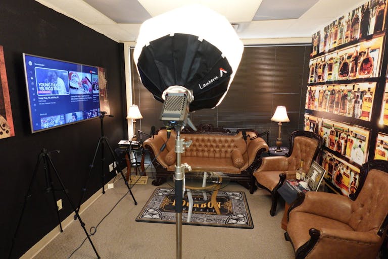 CONTENT CREATOR LOUNGE - Image 2