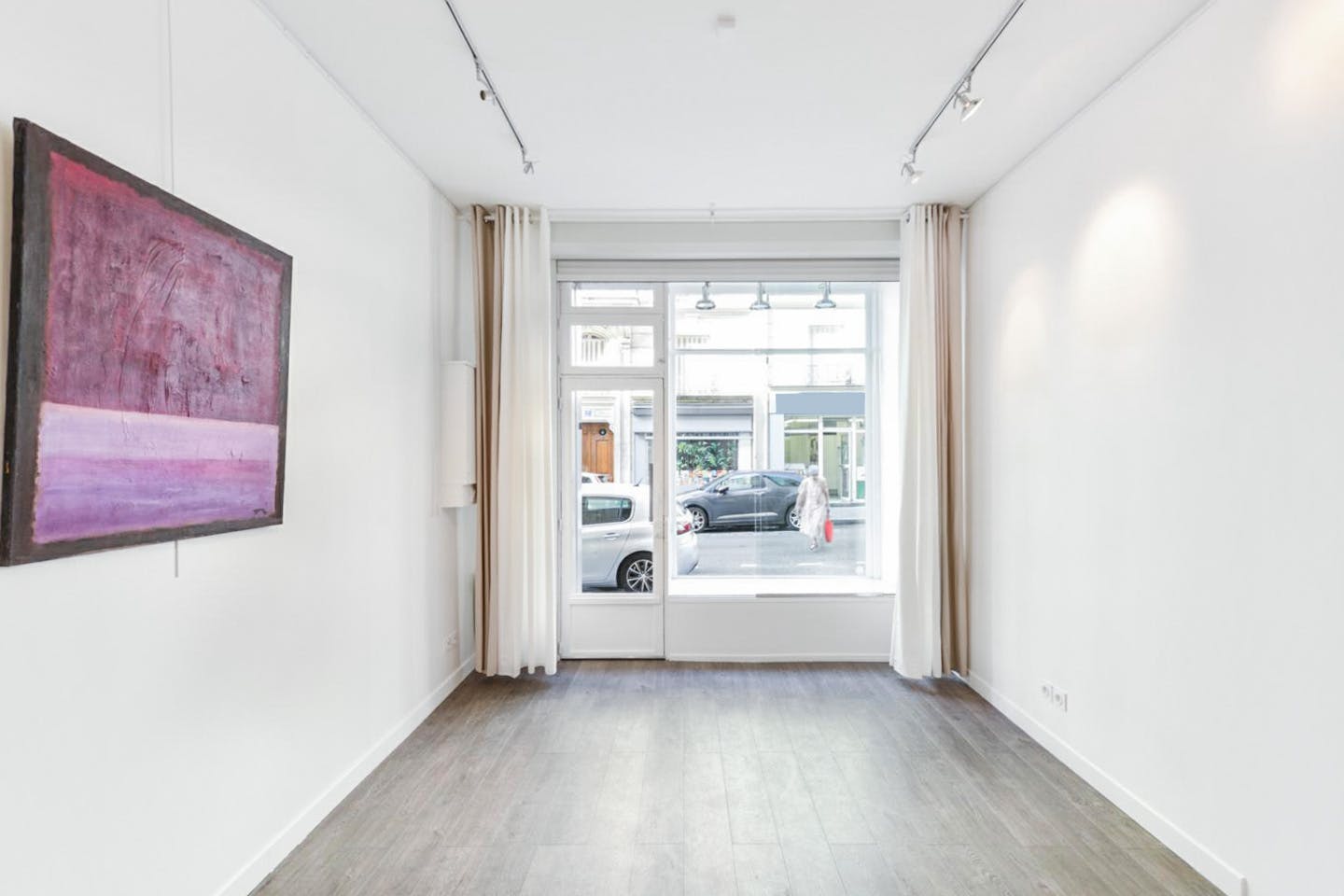 Artistic Pop-Up Store in Paris 11th Arrondissement
