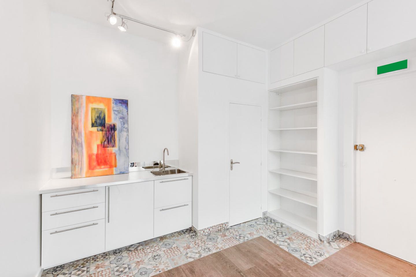 Artistic Pop-Up Store in Paris 11th Arrondissement