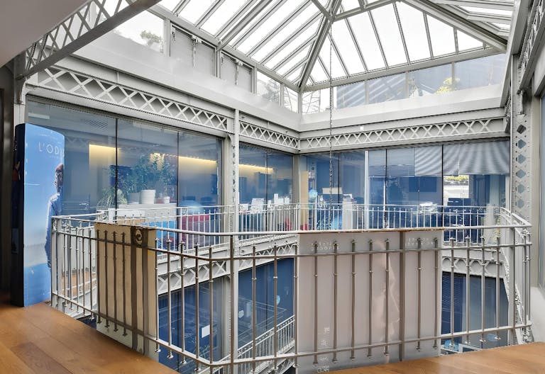 Espace de Prestige de 2000 m² sous Verrières (avec parkings) – Paris 9e - Image 4