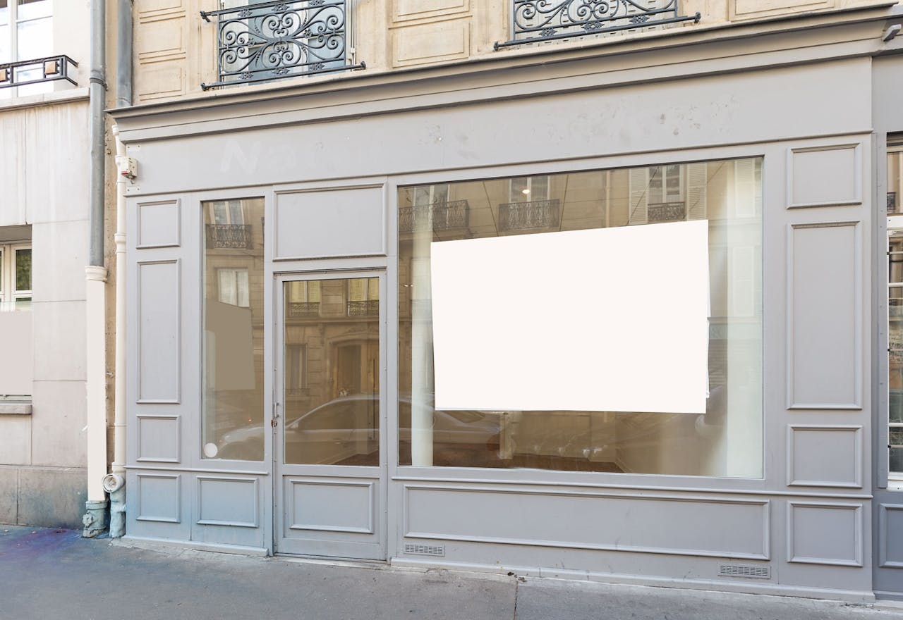 Cozy Moulin Rouge Pop-Up Store - Image 2