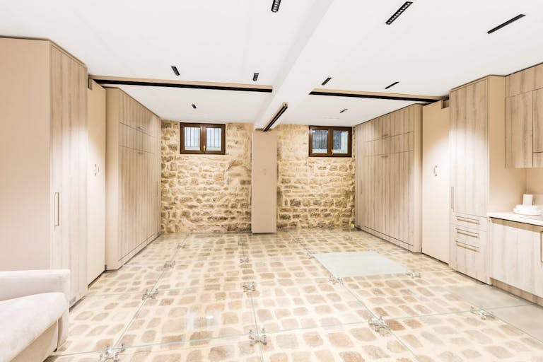 Beautiful Place Vendôme Showroom - Image 0