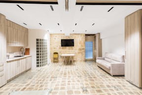 Beautiful Place Vendôme Showroom - Image 2