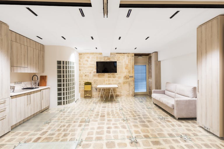 Beautiful Place Vendôme Showroom - Image 2