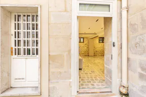 Beautiful Place Vendôme Showroom - Image 11