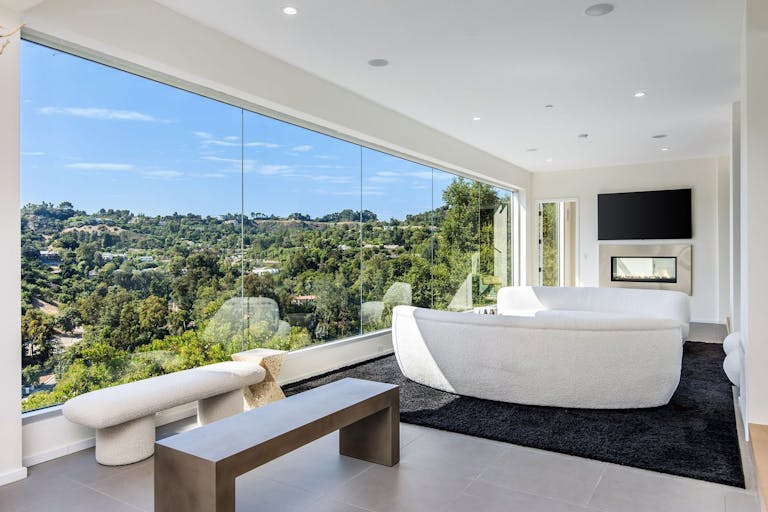 Villa in Beverly Hills - Pool - Scenic Outlook - Image 0