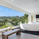 Villa in Beverly Hills - Pool - Scenic Outlook