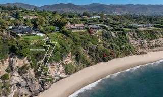 Malibu Modern Masterpiece | Private Beach Access & Luxury Amenities - Image 6