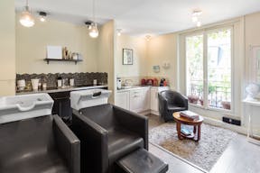 Cozy Le Marais Showroom - Image 2