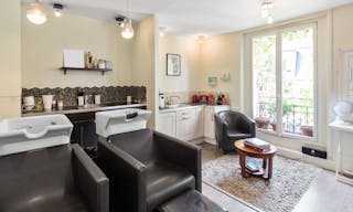 Cozy Le Marais Showroom - Image 2