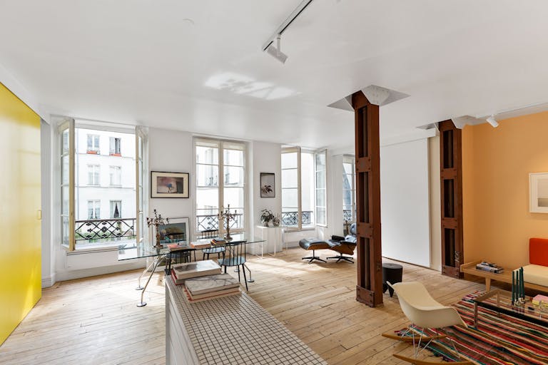 Artistic Bastille Showroom - Image 0