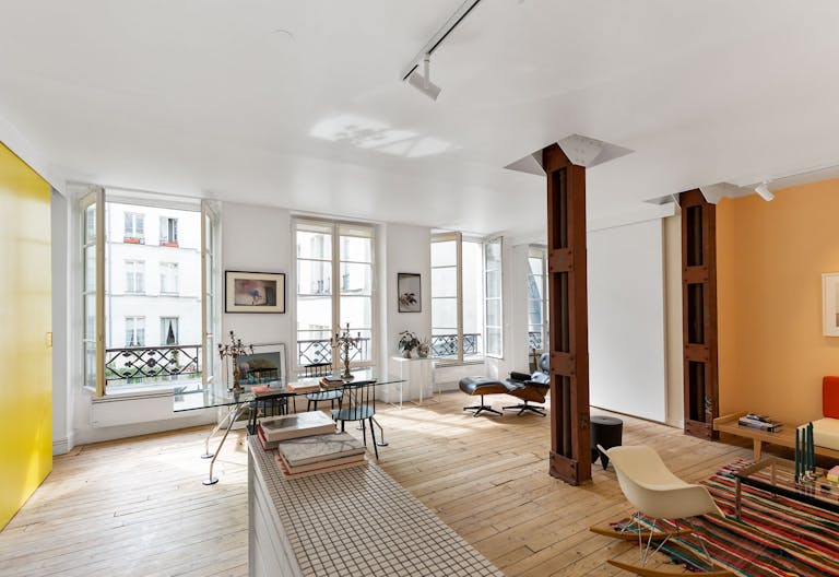 Artistic Bastille Showroom - Image 0