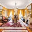 Beautiful Showroom in Paris 16th