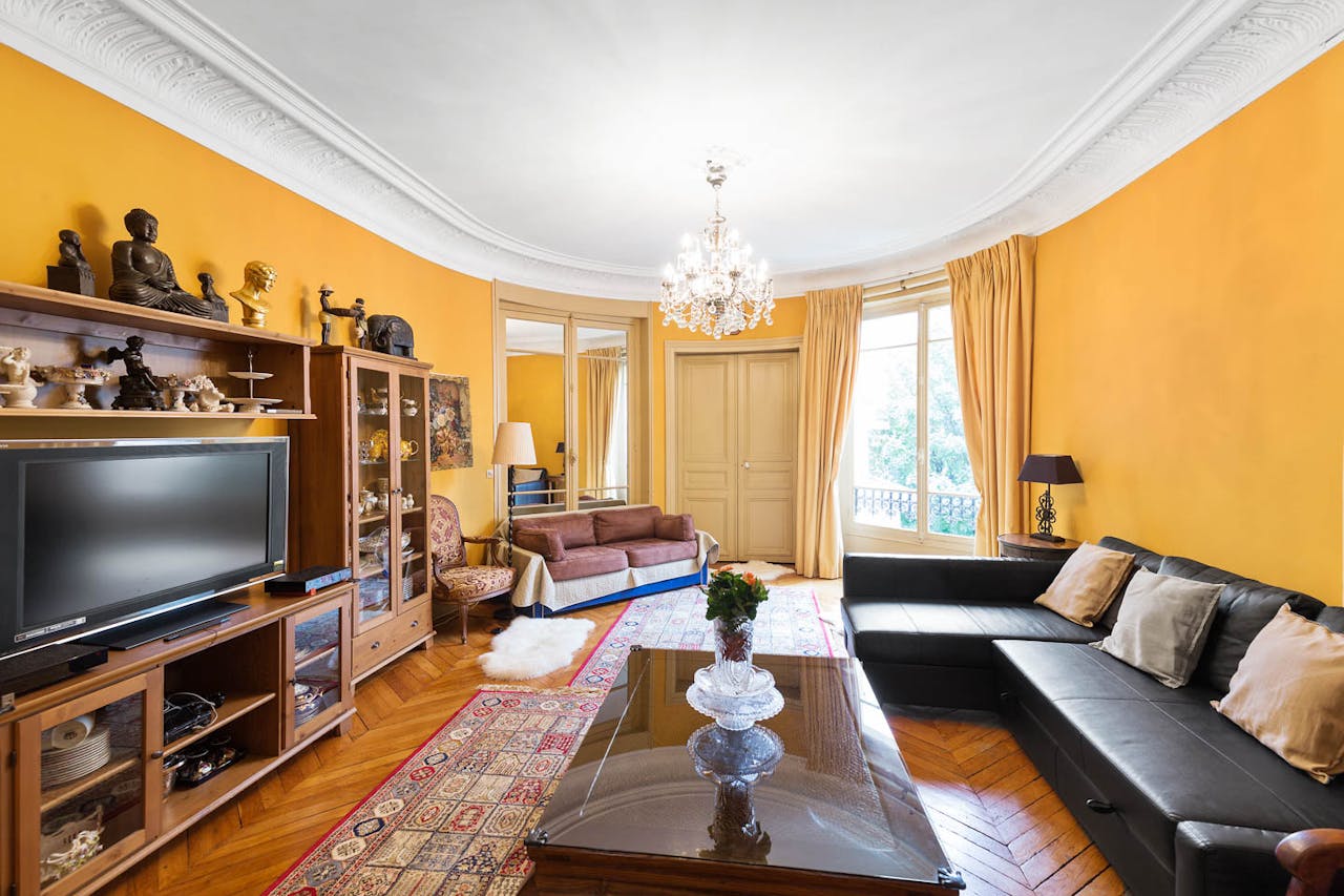 Beautiful Showroom in Paris 16th - Image 1