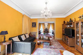 Beautiful Showroom in Paris 16th - Image 2