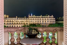 Characterful Champs-Elysées Space - Image 4