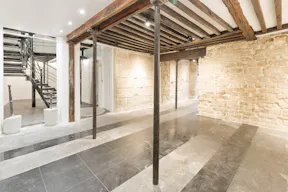 Exceptional Le Marais Retail Space - Image 2