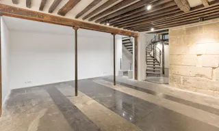 Exceptional Le Marais Retail Space - Image 4