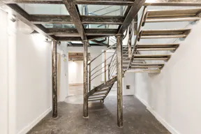 Exceptional Le Marais Retail Space - Image 6