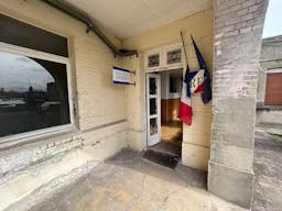 D�cor/Lieu de tournage: Commissariat - Image 23