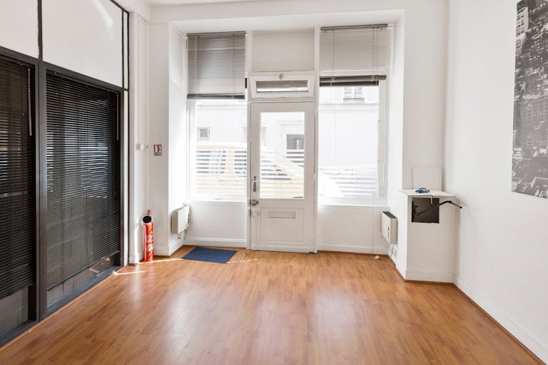 White-Box Batignolles Space - Image 0