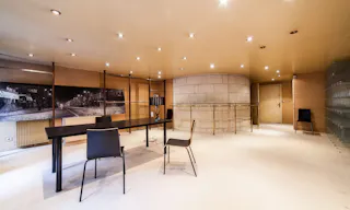 Place des Gands Hommes Boutique - Image 1