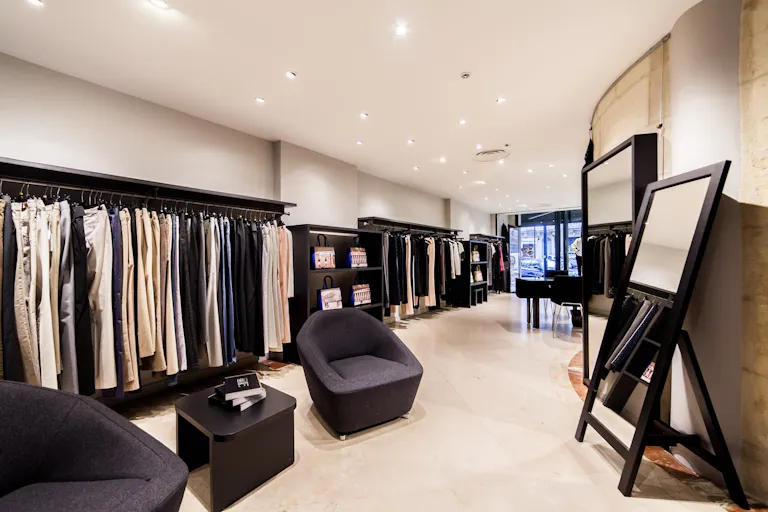 Place des Gands Hommes Boutique - Image 2