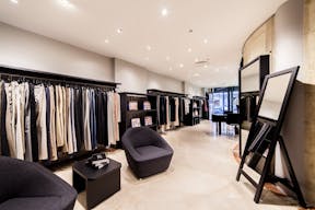 Place des Gands Hommes Boutique - Image 2