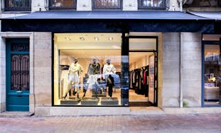 Place des Gands Hommes Boutique - Image 3