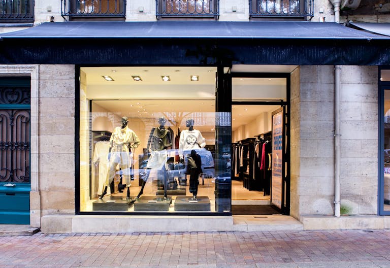 Place des Gands Hommes Boutique - Image 3