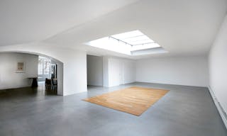 Artistic Place des Vosges Gallery - Image 1