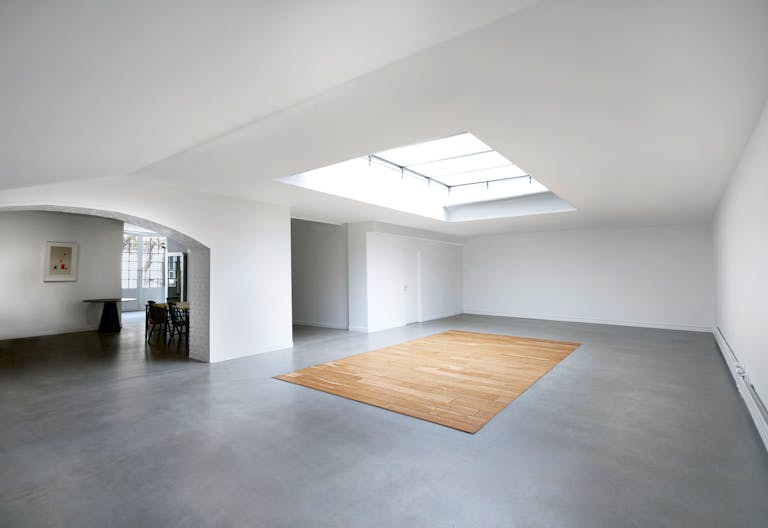 Artistic Place des Vosges Gallery - Image 1