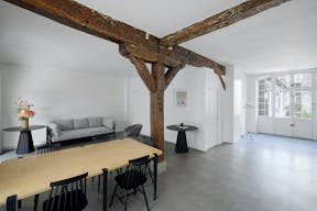 Artistic Place des Vosges Gallery - Image 2