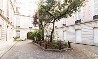 Artistic Place des Vosges Gallery - Image 9