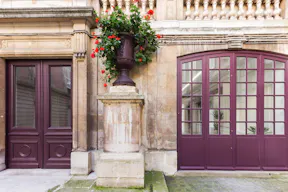 Artistic Place des Vosges Gallery - Image 11