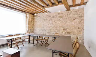 Comfortable Bastille Boutique - Image 0