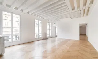 Showroom on Rue du Faubourg Saint-Honoré - Image 6
