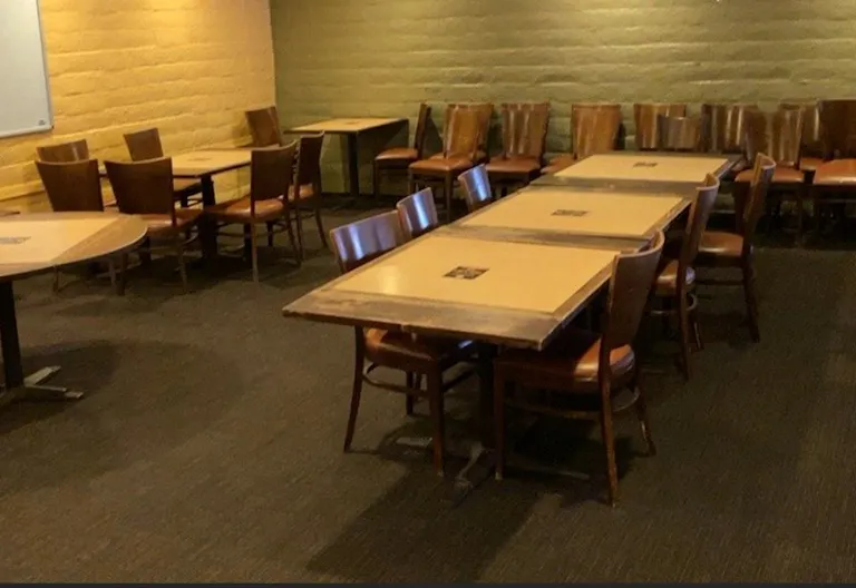 acant Restaurant available in excellent location - Image 0