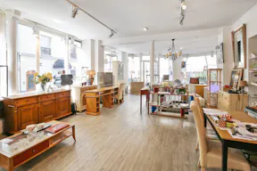 Characterful Île de La Cité Store - Image 0