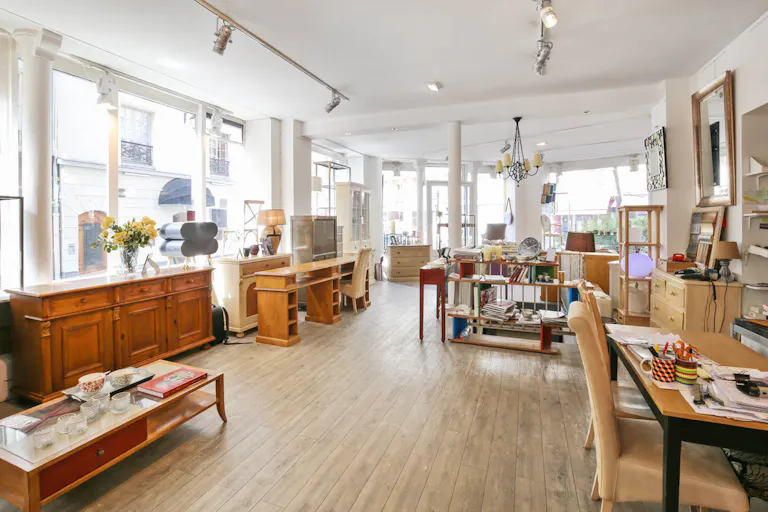 Characterful Île de La Cité Store - Image 0