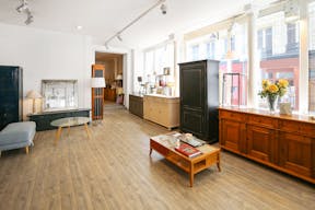 Characterful Île de La Cité Store - Image 1