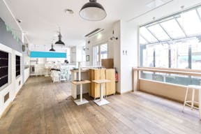 Classic Opéra Retail Boutique - Image 0