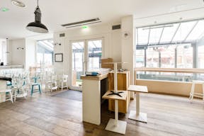 Classic Opéra Retail Boutique - Image 1