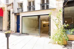 Cozy Paris 2nd Retail Space - Image 0