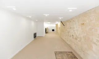 Cozy Paris 2nd Retail Space - Image 1