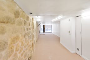 Cozy Paris 2nd Retail Space - Image 2