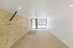 Cozy Paris 2nd Retail Space - Image 3