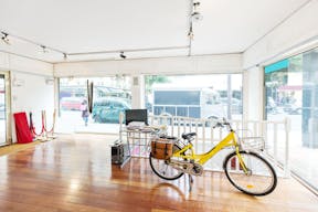 Characterful Faubourg Saint Germain Gallery Space - Image 2