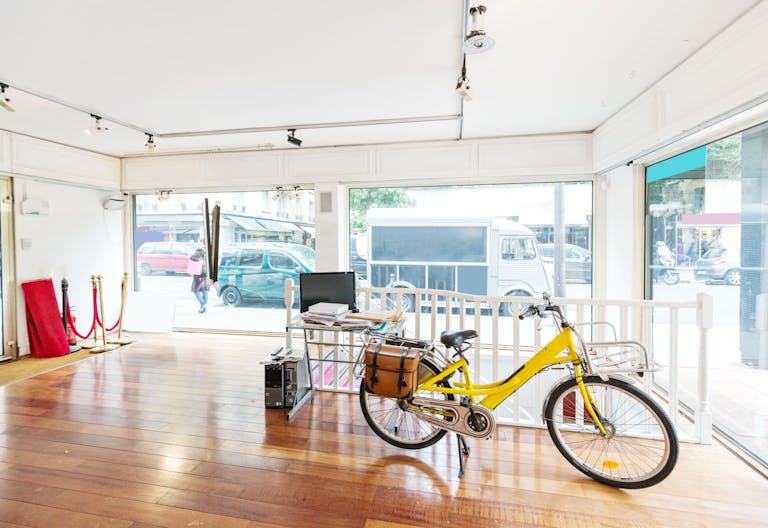 Characterful Faubourg Saint Germain Gallery Space - Image 2